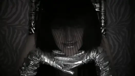 Fascinatrix ...