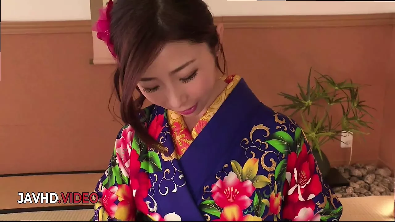 Seductive Kimono-Clad MILF Ayumi Shinoda Pleasures with Passionate BJ & More