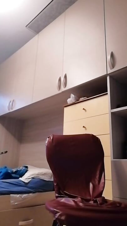 ยิงน้ําเงี่ยนอย่างรวดเร็วก่อนเผชิญกับวันที่หนักและตึงเครียด