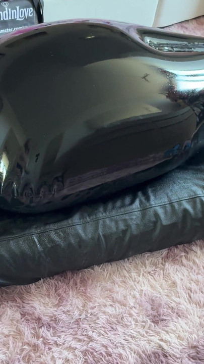 Esposa deixa seu marido louco com ESTIM em saco inflável de látex de látex - Exreme Edging. Respiração restringida amordaçada | Clipe 3
