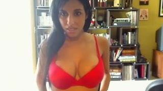 Gorgeous Latina Cam Show