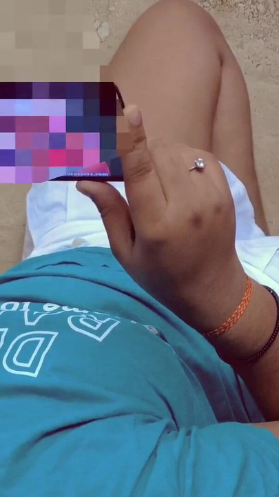Momenat padanja vili od "Indijski Suman gleda pornografiju i uhvatio ju je polu brat i tražila je seks"