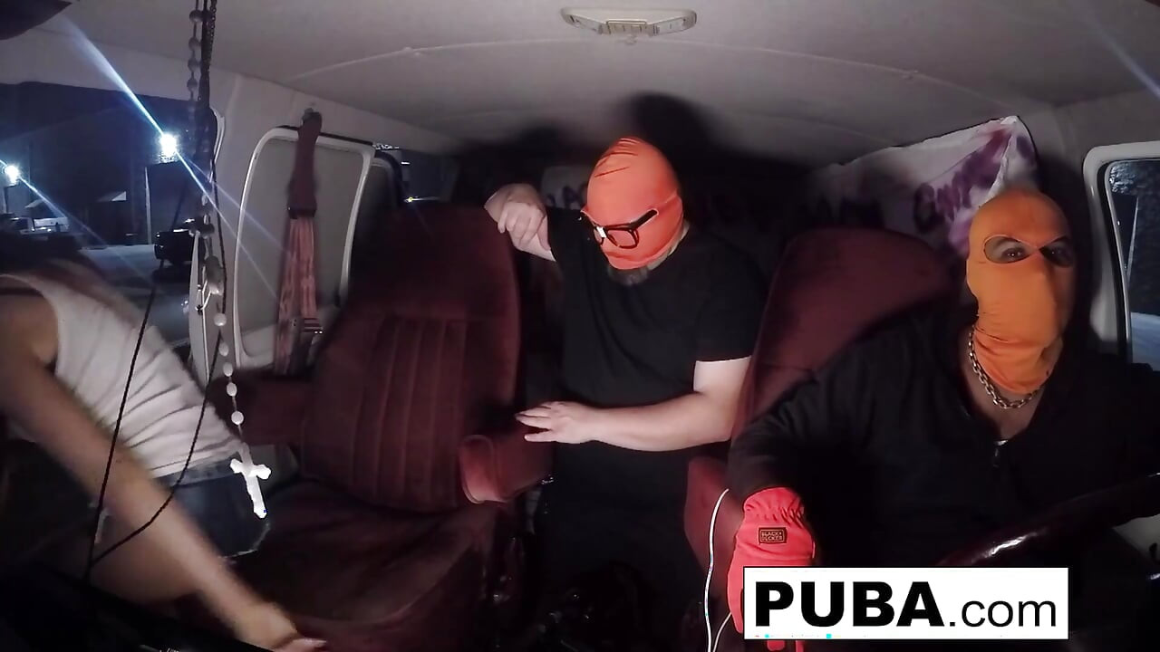 Jayden Cole porywa Leyę Falcon i narusza jej dupka w