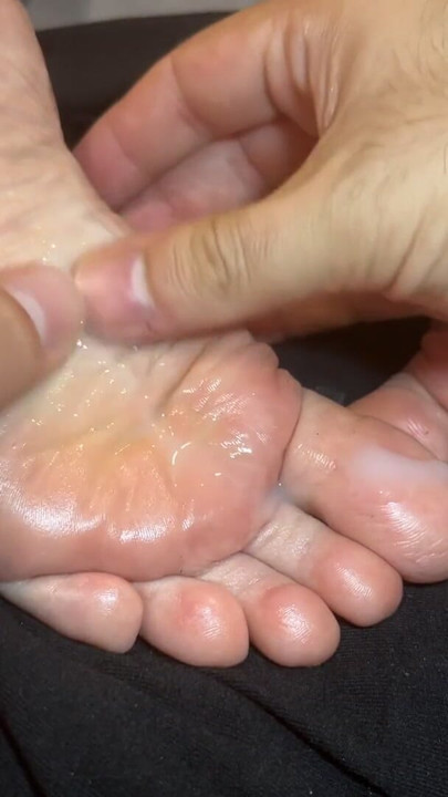 my stepsister's feet massage while she's resting | Clip 1