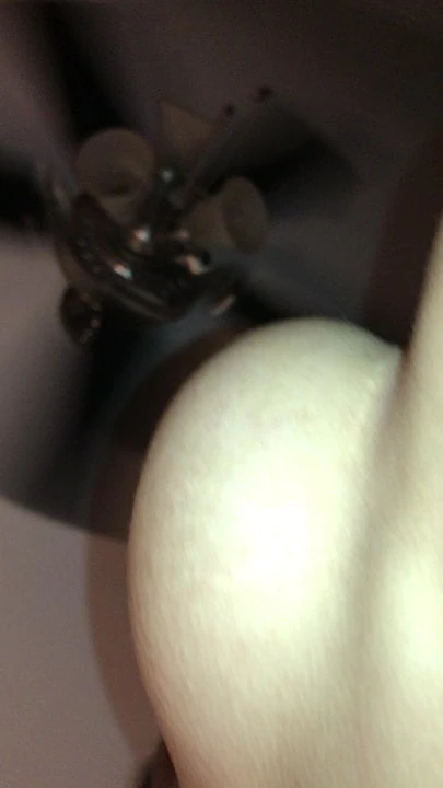 69ing! com ela por cima enquanto eu lambo seu cu com uma joia!