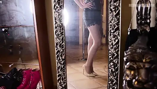 Seksi bacaklarımı sikiyorum