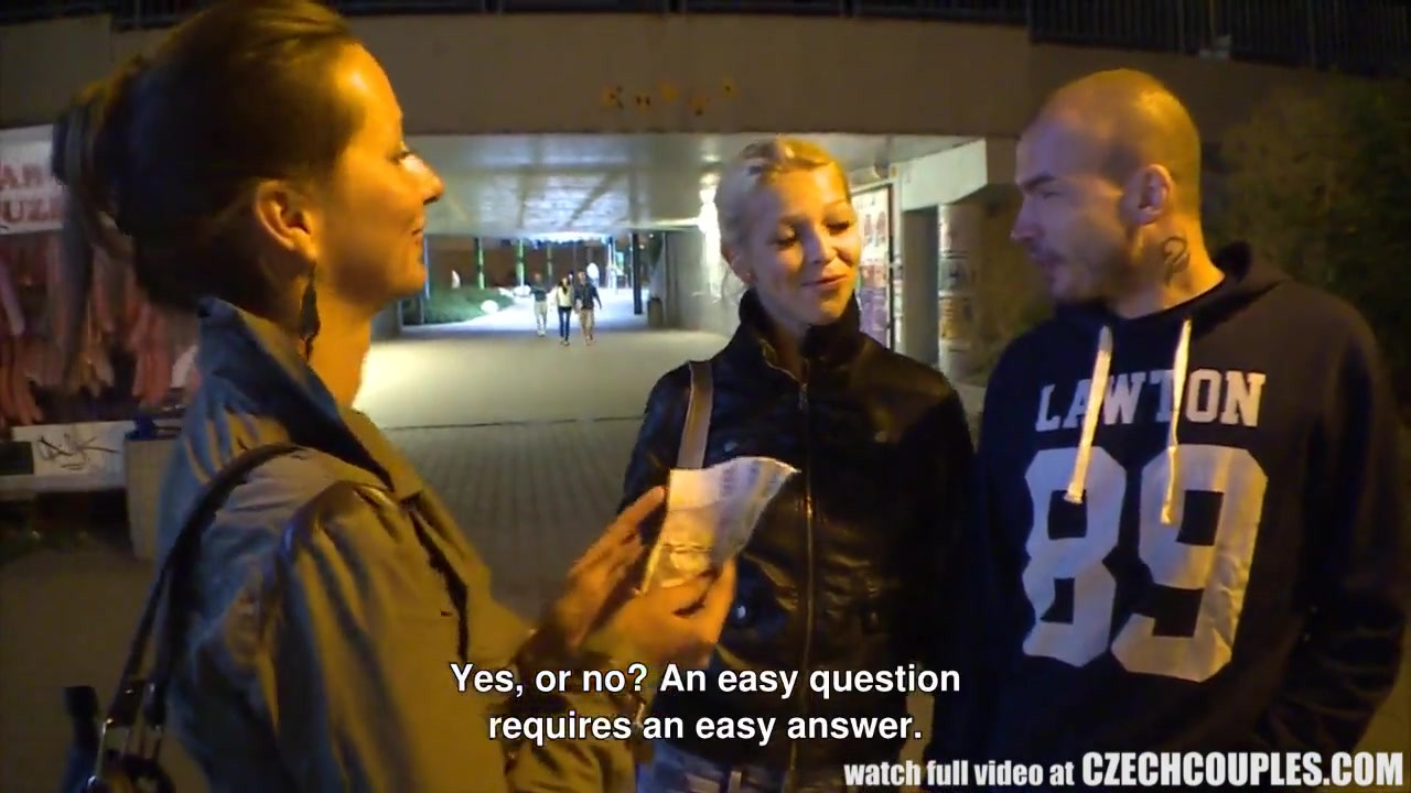 Gf交換のためにお金を稼ぐ美しいチェコ人ペア