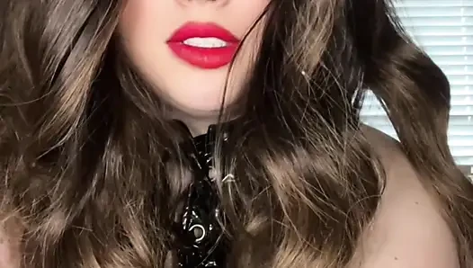 Smoking Leather Mistress Lends Out Her Favorite Toy