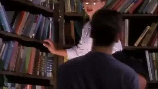 Секс в библиотеке с Glori Gold