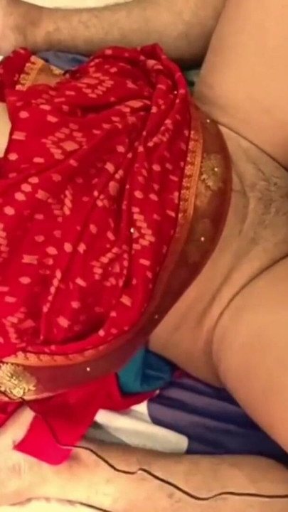 Dì Sunisha Ấn Độ nóng bỏng mặc saree đỏ bị bạn trai đụ mạnh bạo cho đến khi đạt cực khoái | Đoạn video ngắn 2