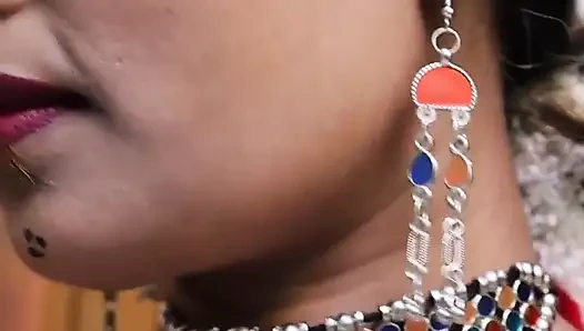 Hintli Asyalı öğretmen müdür öğrenci softcore sert sevişme video threesom