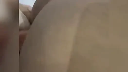 Pelacur temanku datang ke New York dan udah ngentot pantatnya