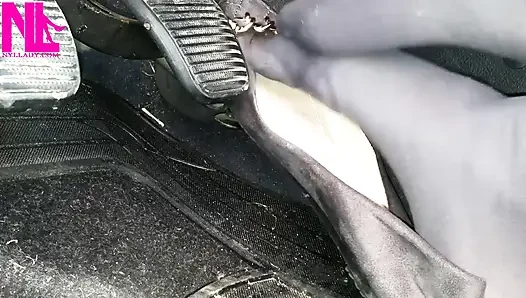 Revving in grauen Wohnungen mit Ketten in Mp4format