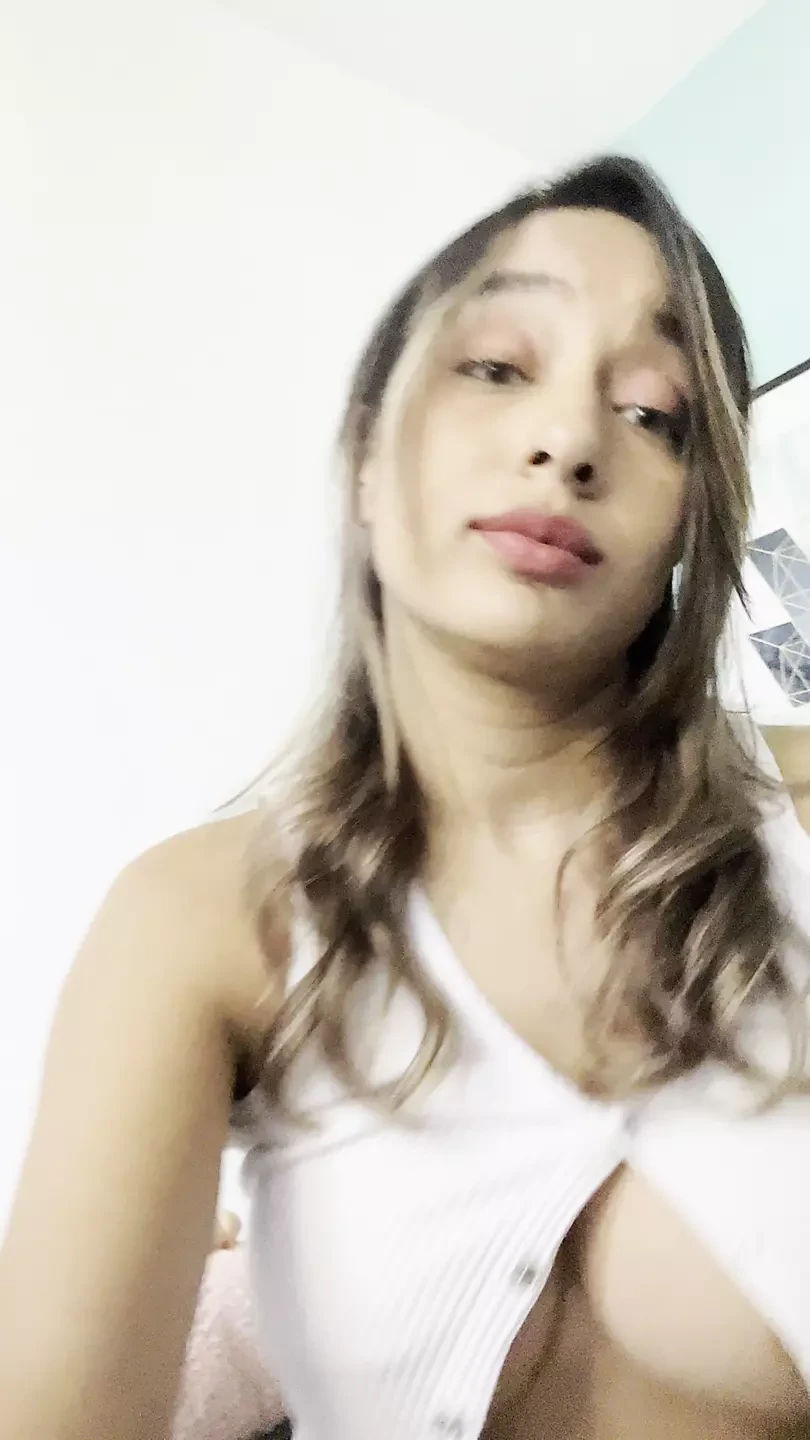Apelul video cu iubitul meu se termină cu sex anal sălbatic