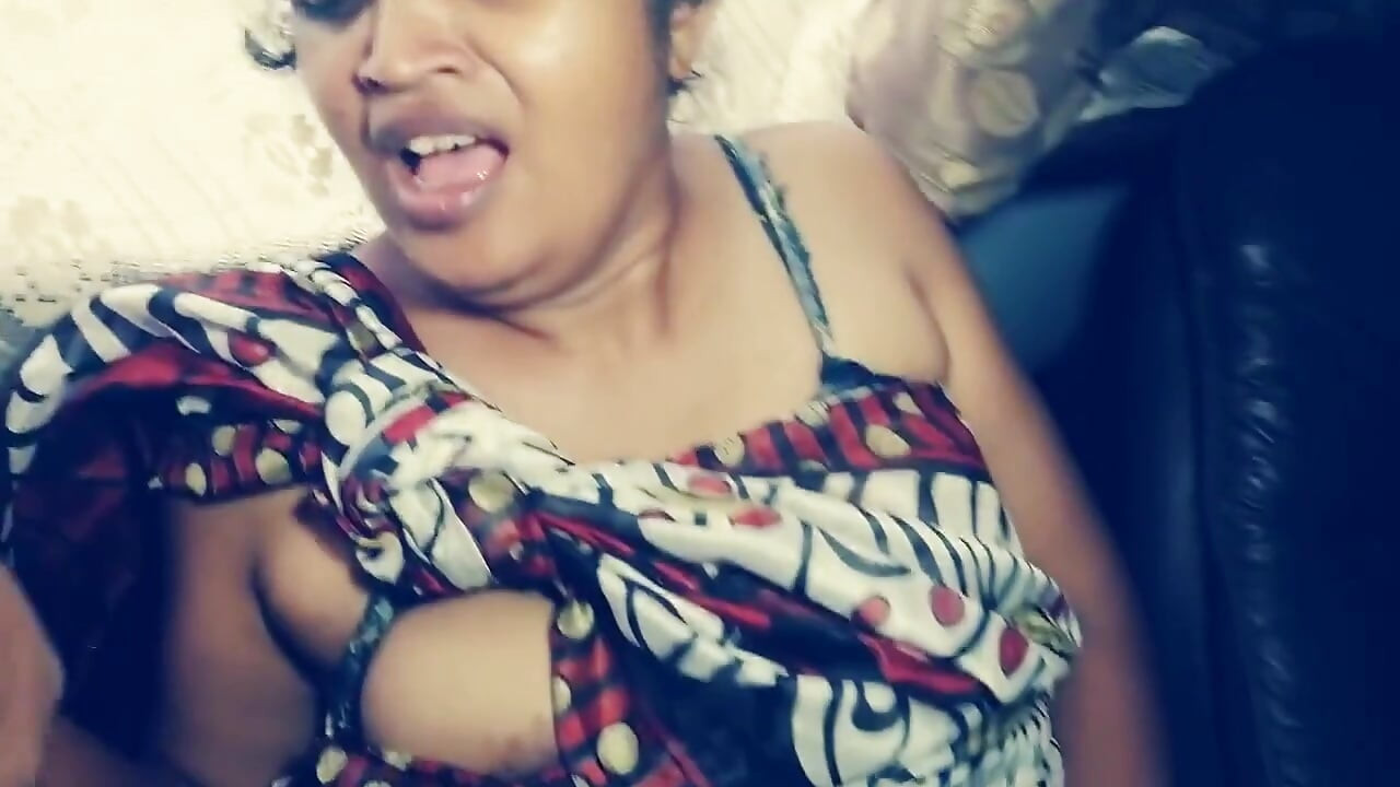 Desi House Maid Was Caught Mastrubating While Husband Was on Leave From Work