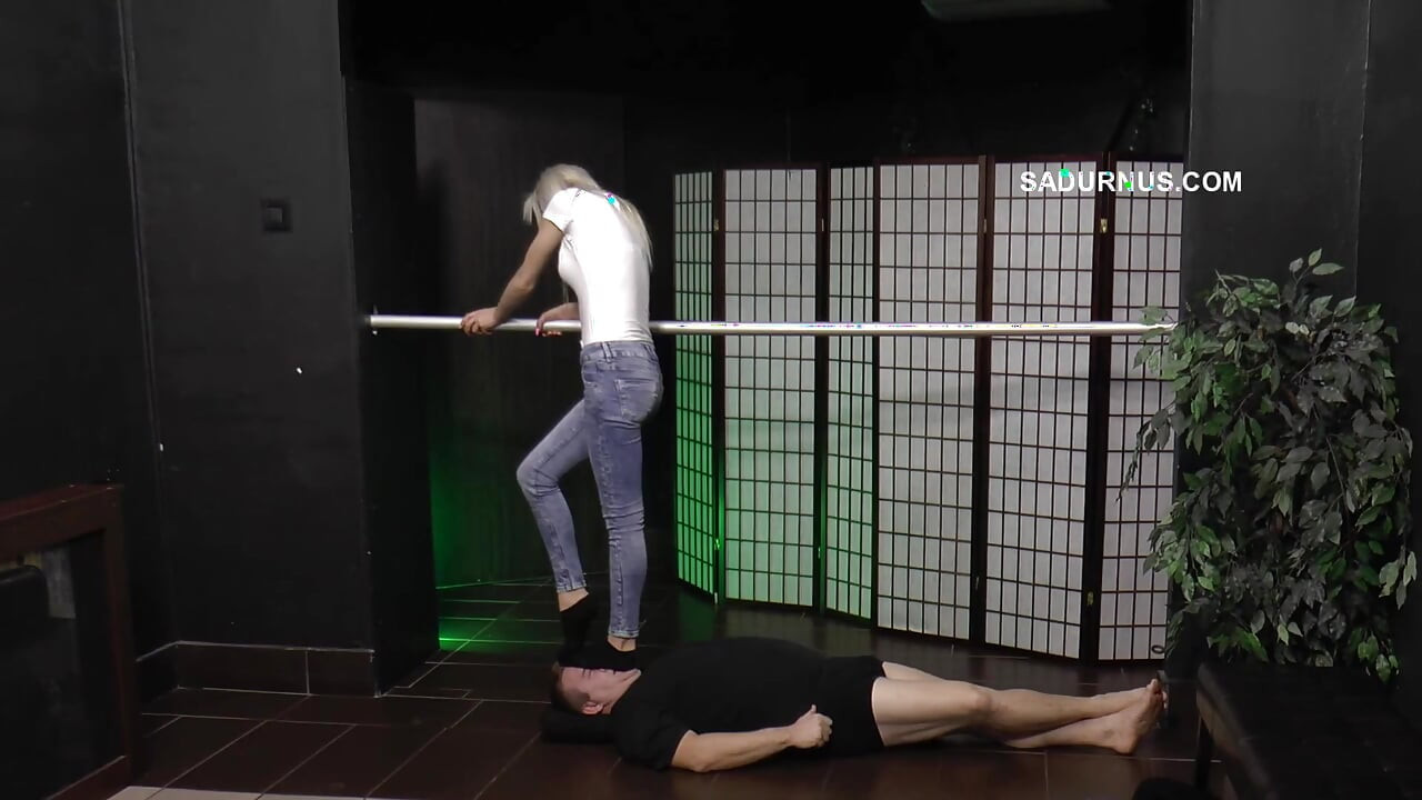 Under Mistress Ariel! Sneaker