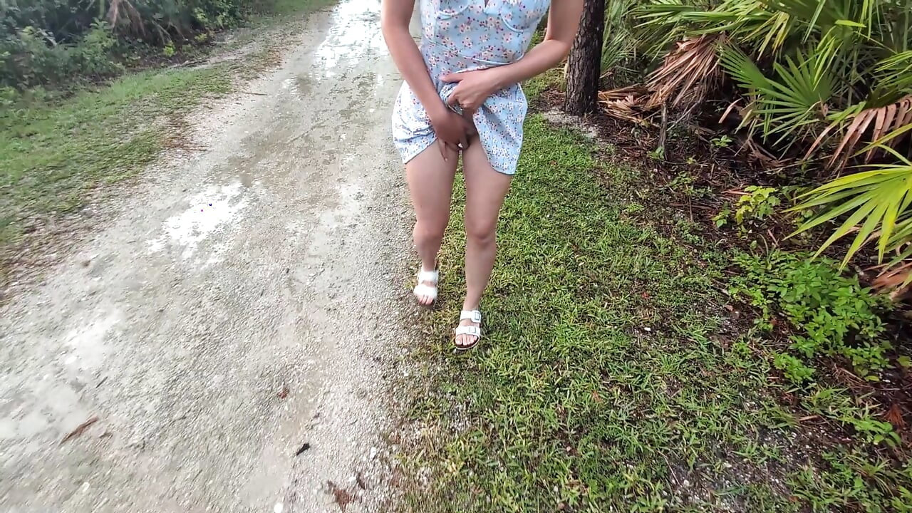 teasing and fingering in public