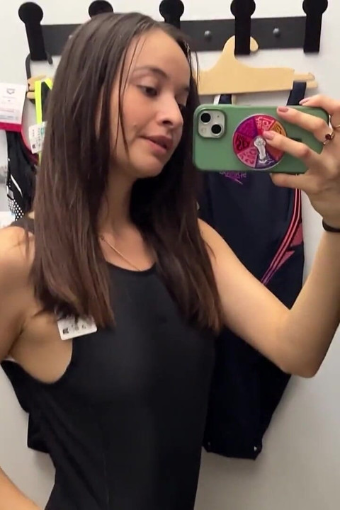 Provador de maiô de uma peça