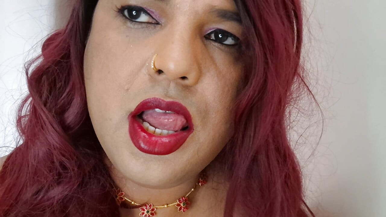Semen Mempamerkan Saya Dalam Merah Datang Melayan Saya