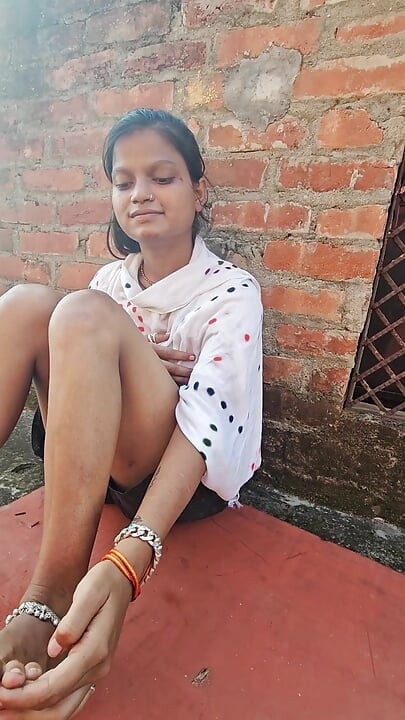 Indian beautiful village girl outdoor sex video part 1