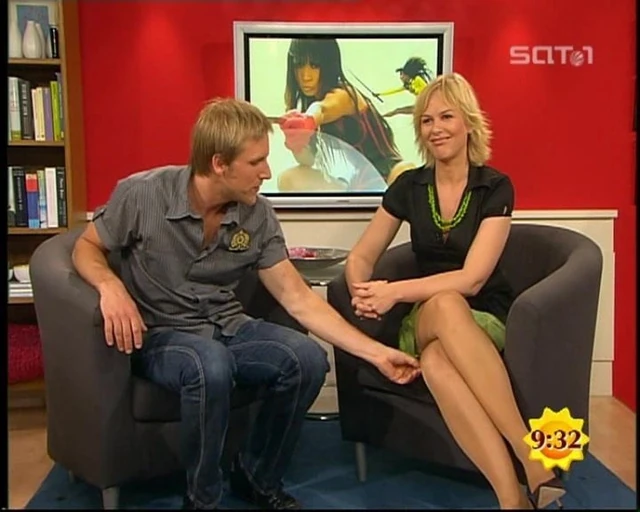 Karen Heinrichst in Nylonstrumpfhose