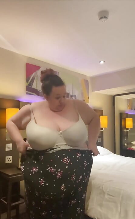 Brünette sSBBW