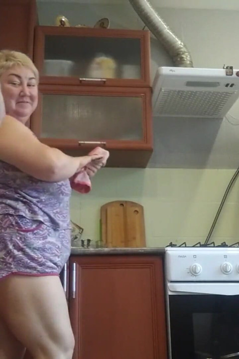 Runker og gjør blowjob
