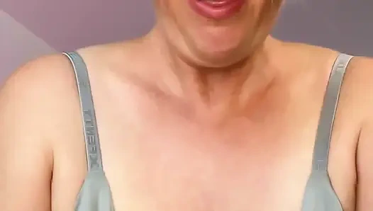 StepMommy Uses Your Face For Her Pleasure - JOI COUNTDOWN