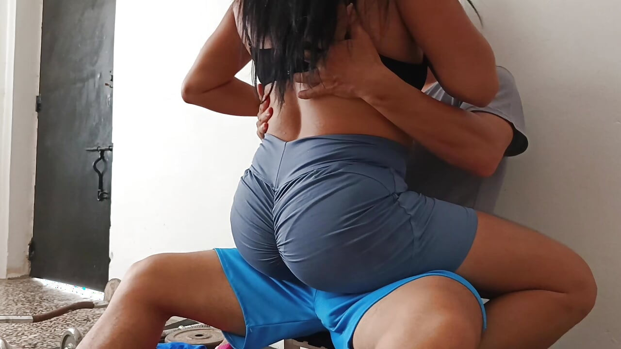 Athletic man finds a stranger in the park and invites her to his house to do kinky things.