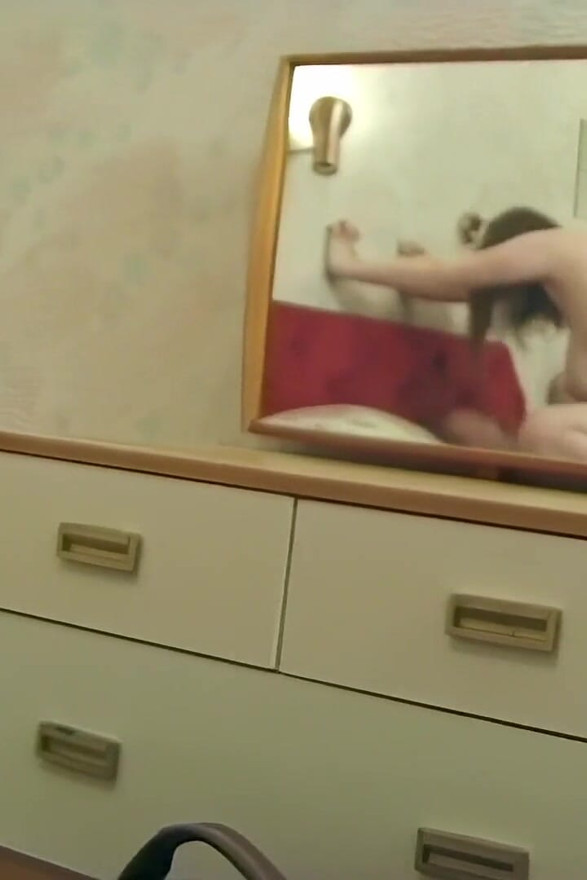 Ibu-ibu sange ini dientot sama dua pria termasuk seks anal