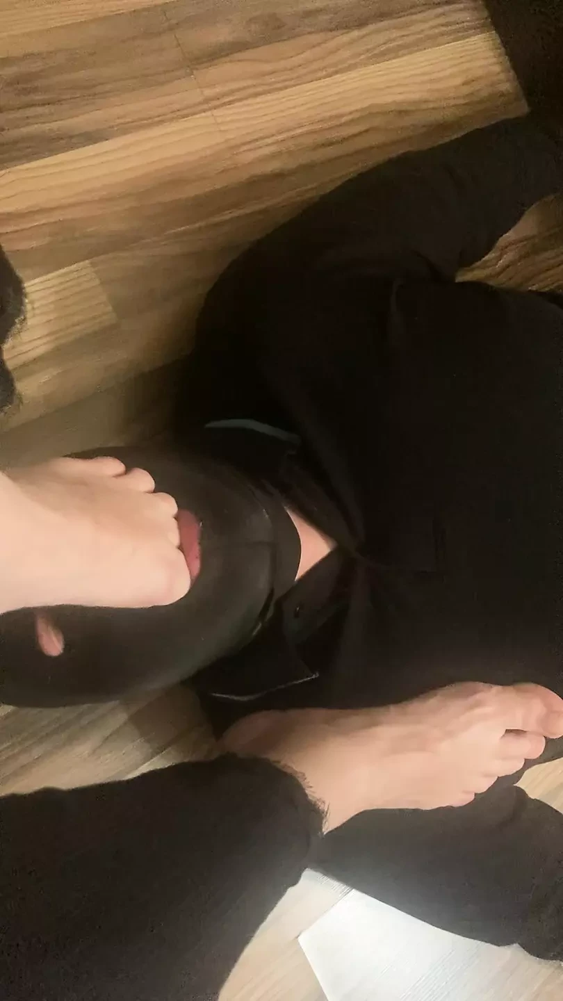 Worship My Feet and Clean My Toes