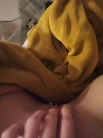 My hot 24yo girlfriend masturbating for me