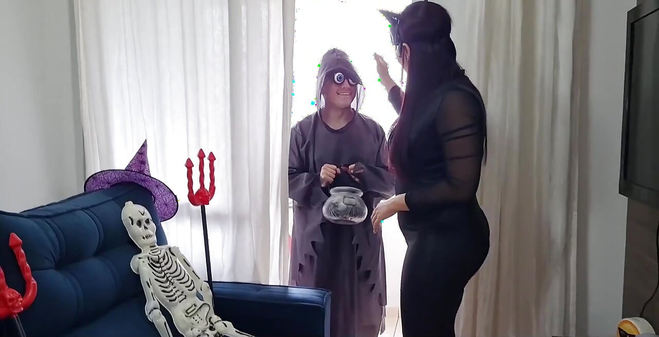 Sensual com os pés 42 versão de Halloween
