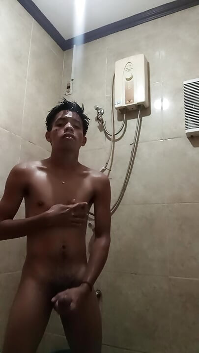Twink Jameson's Hot Outdoor Wank & Soapy Shower Play