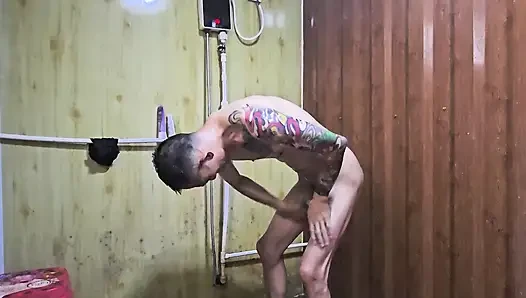 Sabah erken uyan ve atölye katında duş