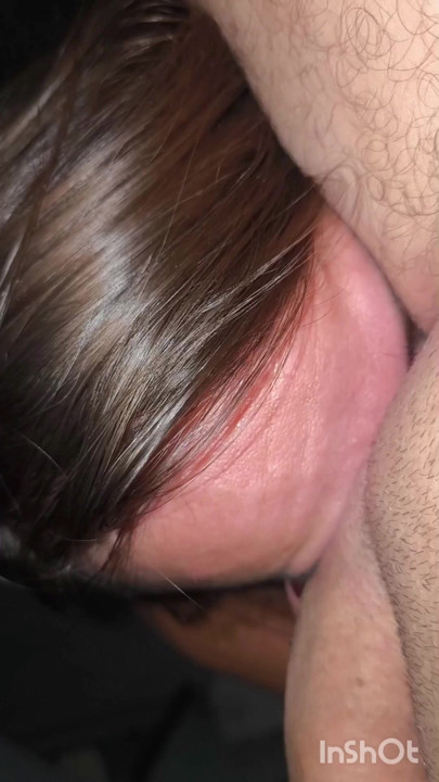 Meu mestre adora quando minha língua enfia fundo na bunda dele