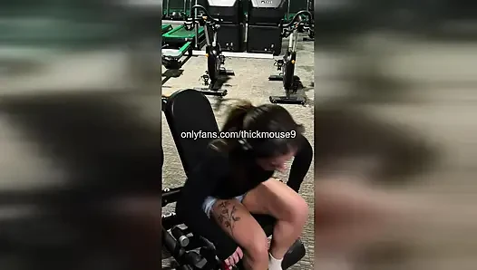 College slut squirts hard on IG live while fingering pussy