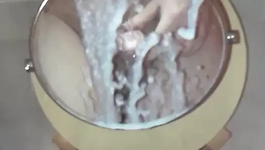 Aynaya büyük boşalma