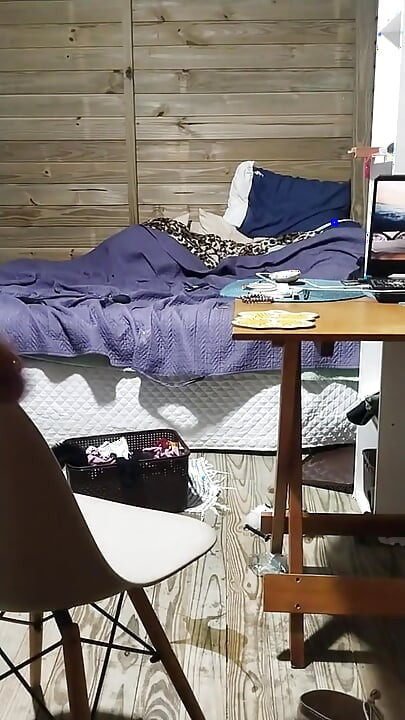 Sissy u mrežastim čarapama