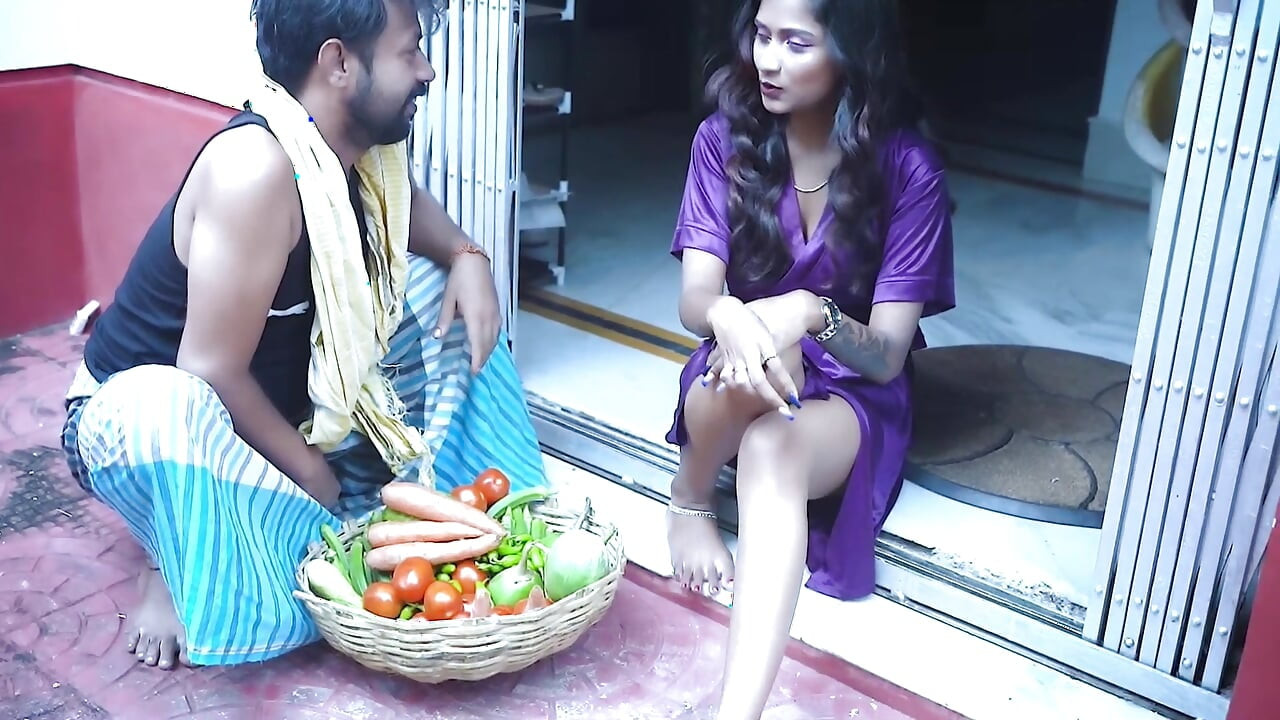 Sabji wale ne akeli bhabhi ko choda