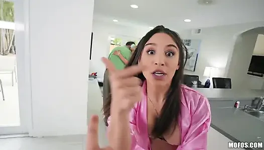 Bagi my bf - si mungil kenzie reeves menyelundupkan kontol besar tyler steel ke kampus untuk seks threesome sama abella