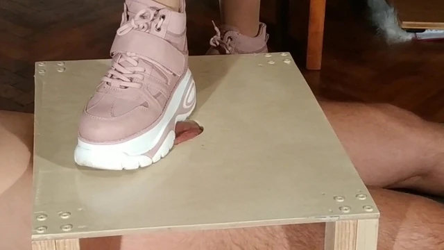 Domina cock stomping slave (magyar alazas) pt1