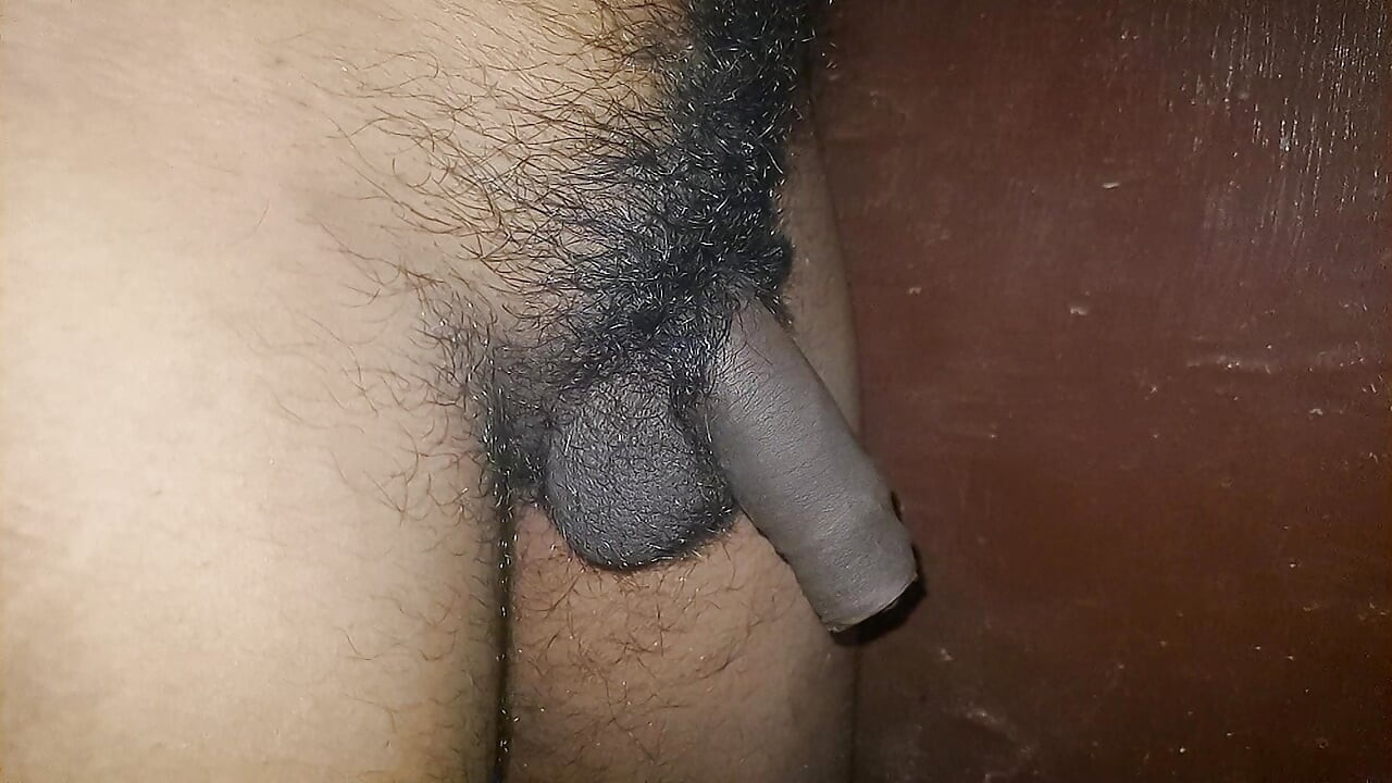 Young Desi Indian Boy Pissing Video.