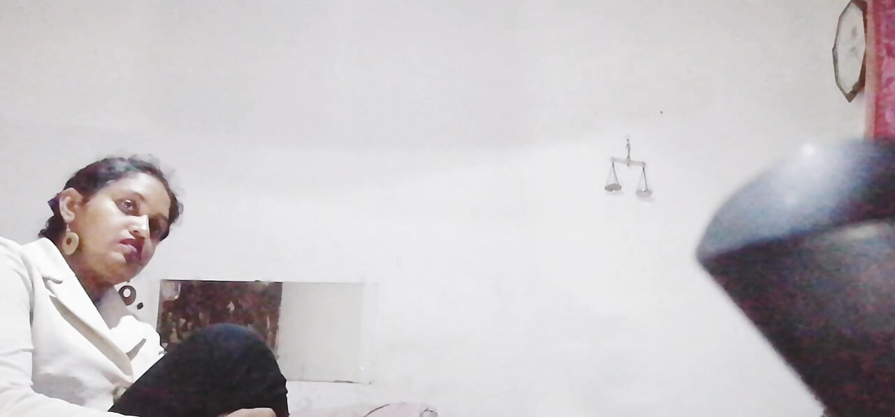 Real house maid was seducing me without a bra and put it in the mouth