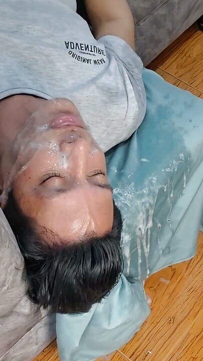 Deepthroat berjus tanpa henti