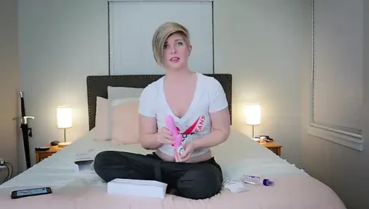 Propinkup illusion pro10 lagi asik unboxing memeknya pakai vibrator sampai oranye