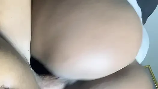 Hardybangs gerçek bir adam gibi amcığımı sikiyor