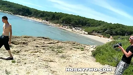 Nasse muschi, strandmädchen zum spaß von hinten in der sonne gefickt