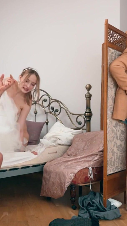 BRIDE4K。放荡的新娘同时用2根鸡巴给新郎戴绿帽 |剪辑 3