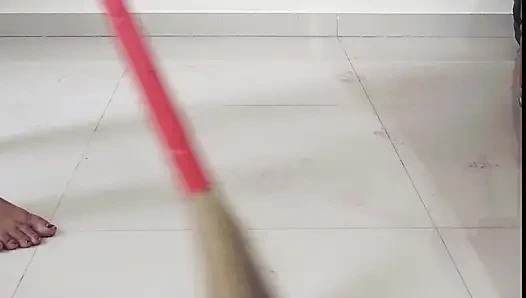 Desi bhabi ko Holi k din devar ne tang utha ke choda (part 2)